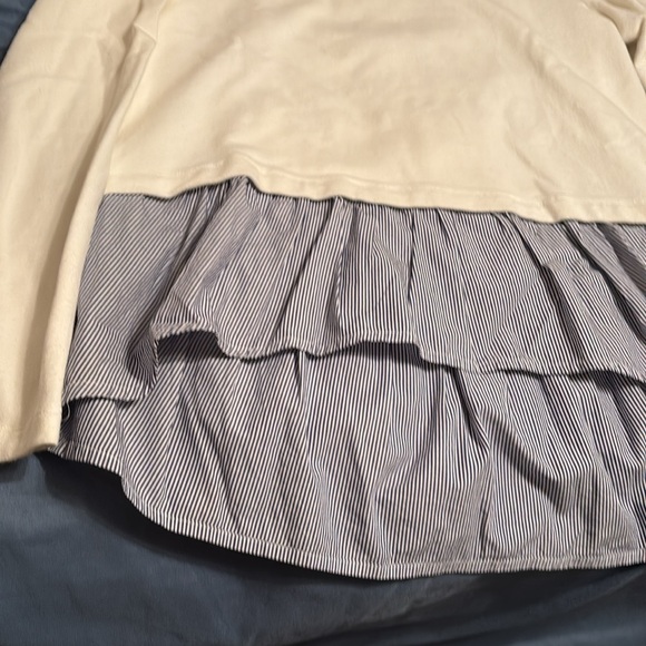 Vineyard vines white sweater long sleeve with blue striped bottom small women’s - Picture 3 of 5